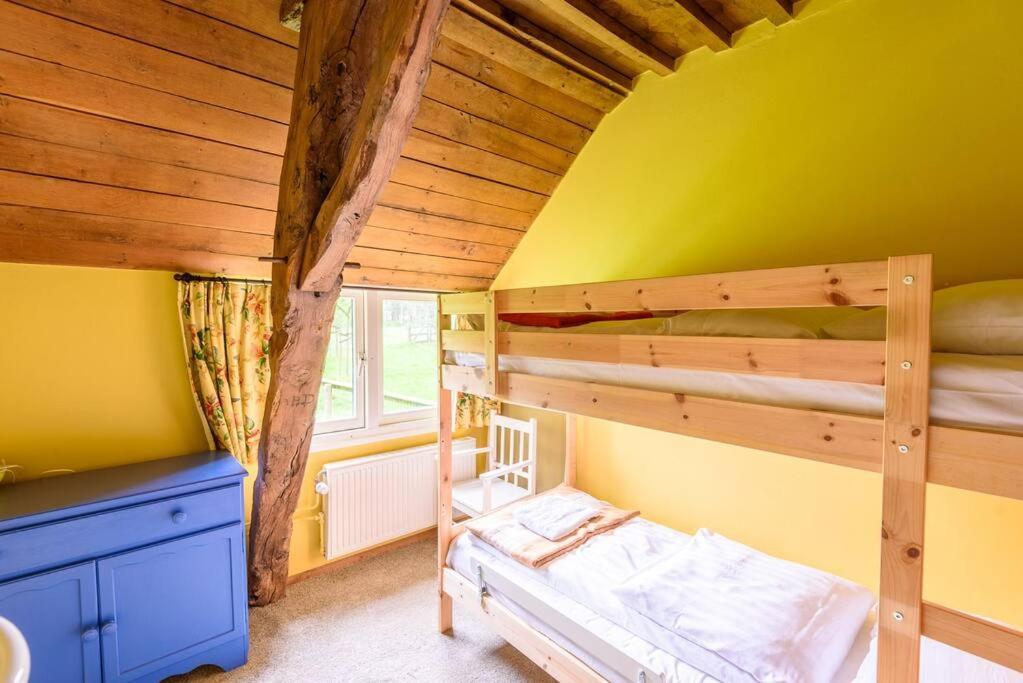 Prachtig Vrijstaand Familiehuis Op Groot Perceel Scherpenzeel  Exterior photo