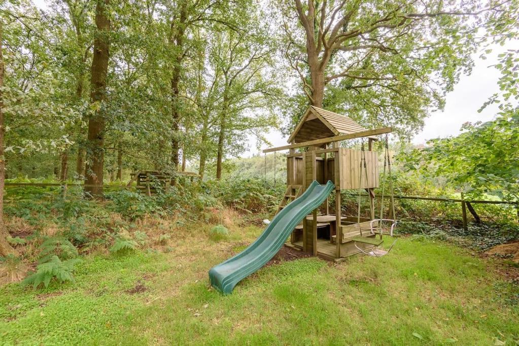 Prachtig Vrijstaand Familiehuis Op Groot Perceel Scherpenzeel  Exterior photo