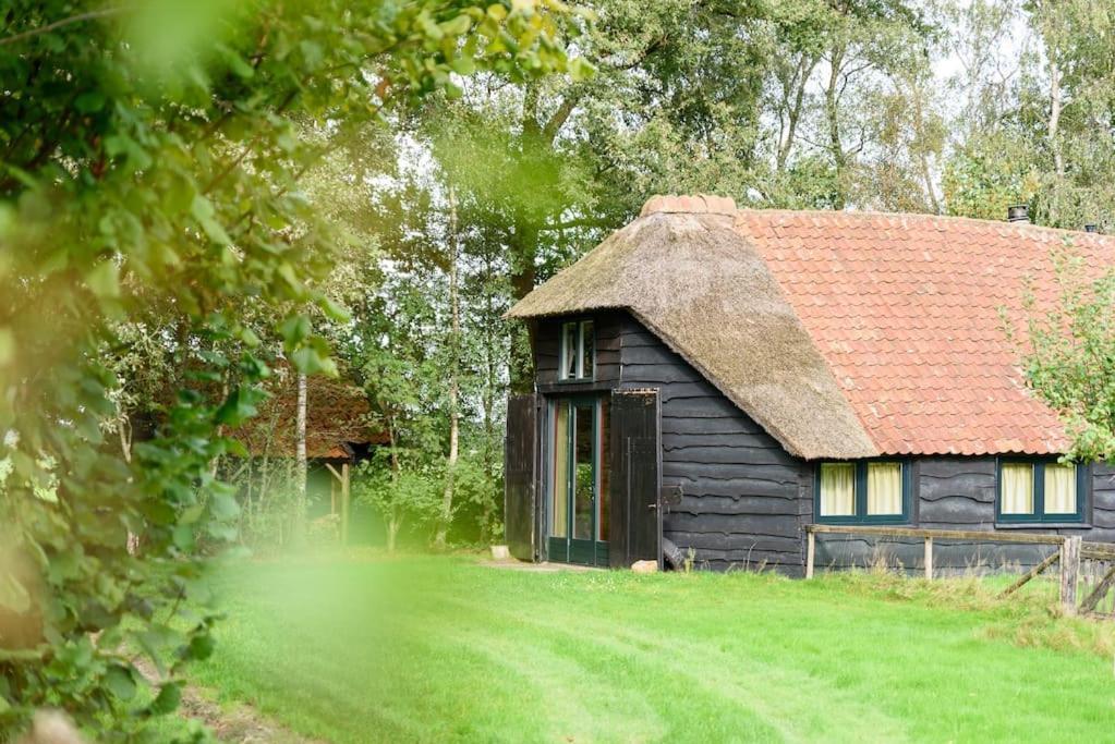 Prachtig Vrijstaand Familiehuis Op Groot Perceel Scherpenzeel  Exterior photo