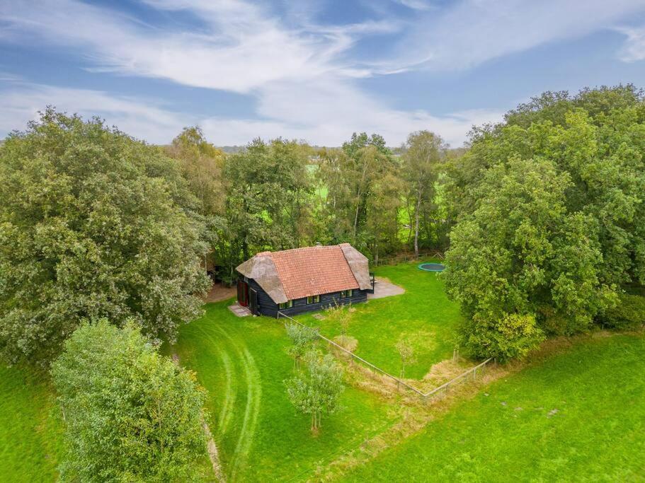 Prachtig Vrijstaand Familiehuis Op Groot Perceel Scherpenzeel  Exterior photo